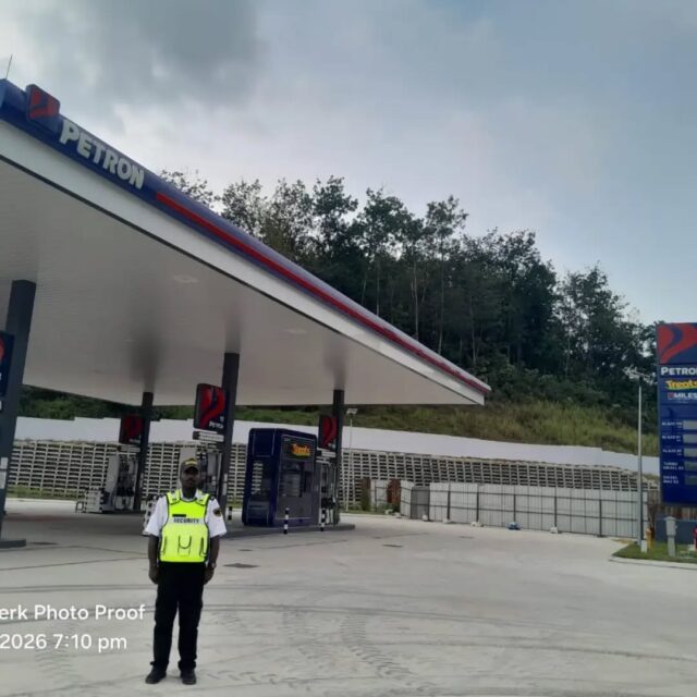 MAG Security is proud to announce that our security team  on duty at the Petron Service Station, Gamuda Gardens, Kundang.

Our trained security personnel will be committed to ensuring the safety and security of customers, staff, and the premises through professional guarding, patrols, and vigilant monitoring.
